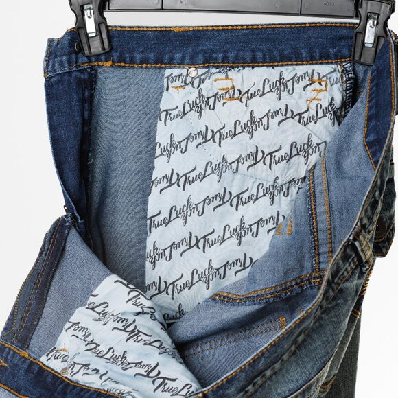 True Luck Men’s Straight Fit Jeans 38x32 Medium Wash Distressed Stitch Denim - Picture 6 of 8